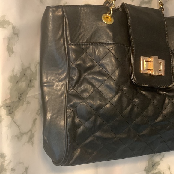 🎒 Aldo Quilted Black & Gold Shoulder Bag with Lock and Chain - Picture 6 of 14